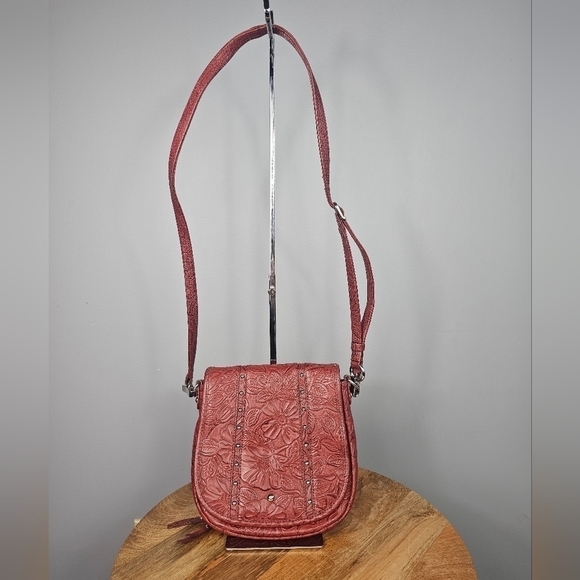 Gun Tote'n Mamas Red/Black Floral Embossed Leather Purse - Picture 1 of 14